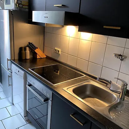Dachgeschoss-apartment Im Paulusviertel Mit Blick Auf Kirche Appartement Halle (Saale)